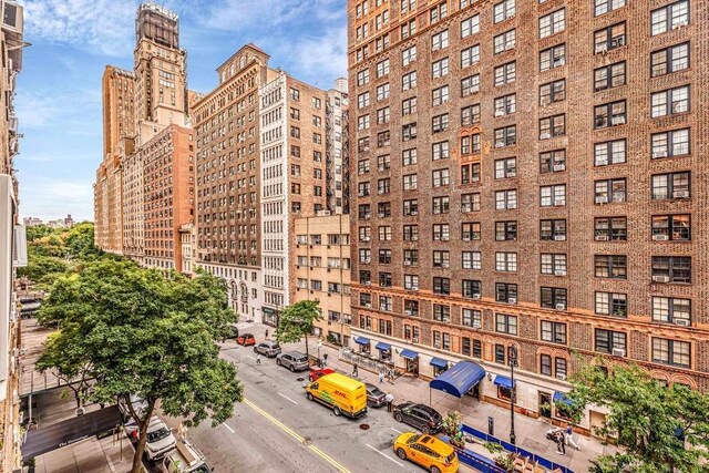 49 W 72nd St Unit 6E, New York City, NY 10023 - view of building exterior