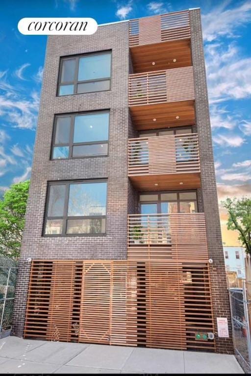 Listing photo 2 for 262 55th St Unit 4, New York City NY 11220