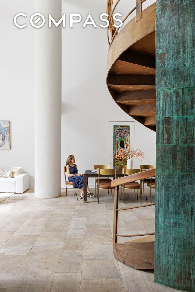 16 Jay St Unit 1, New York City, NY 10013 - building lobby featuring a towering ceiling