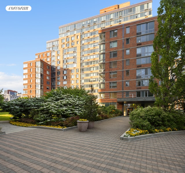 425 Main St Unit 12D, New York City, NY 10044 - view of apartment building / complex