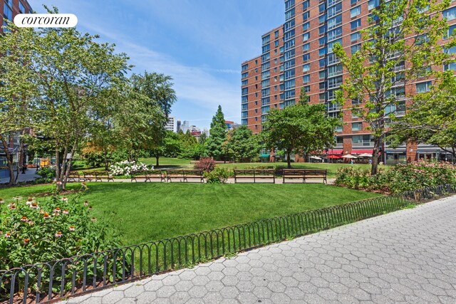 425 Main St Unit 12D, New York City, NY 10044 - view of property's community featuring a yard