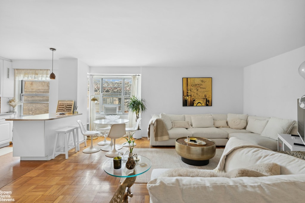 477 Fdr Dr Unit M801, New York City, NY 10002 - view of living room