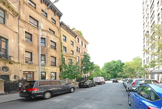 318 W 75th St, New York City, NY 10023 - view of street