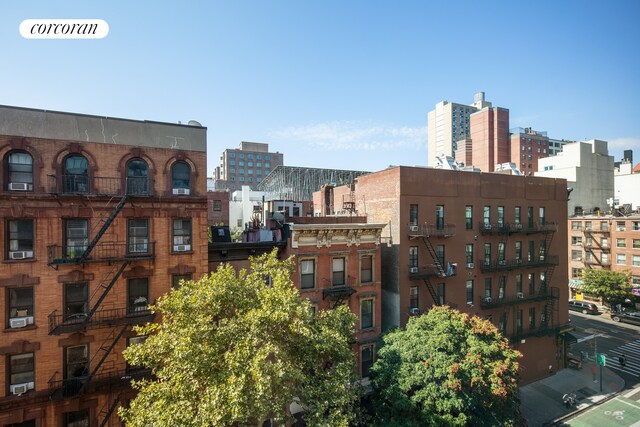 Listing photo 2 for 211 E 13th St Unit 6H, New York City NY 10003