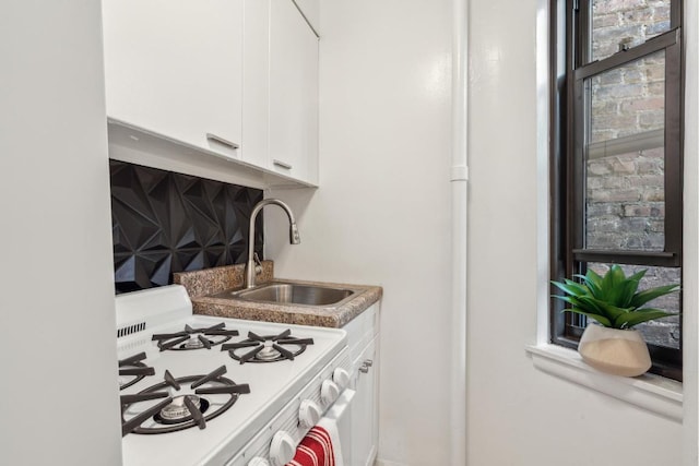 Listing photo 2 for 431 W 54th St Unit 5C, New York City NY 10019