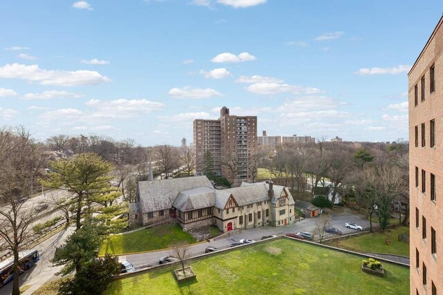 Listing photo 2 for 4901 Henry Hudson Pkwy W Unit 9G, New York City NY 10471