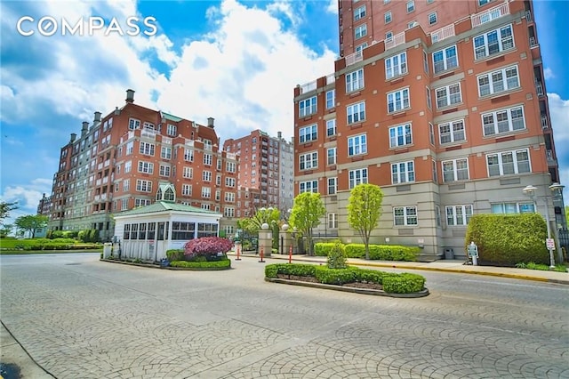view of apartment building / complex