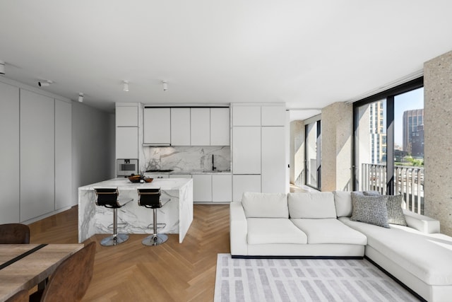 Listing photo 3 for 16 W 40th St Unit 19-C, New York City NY 10018