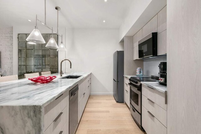 130 E 61st St, New York City, NY 10065 - view of stairway