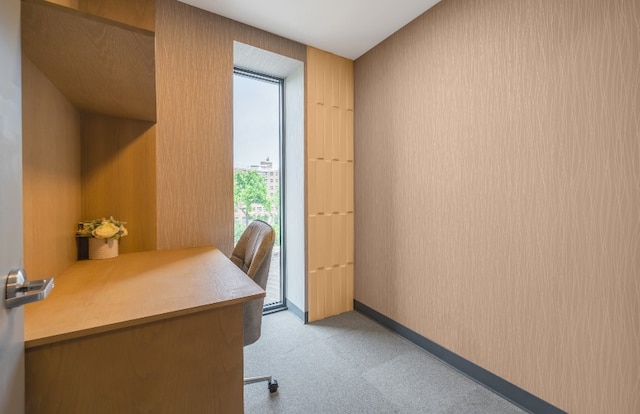 30-05 Vernon Blvd Ph-I, Ph-I New York City, NY 11102 - office with light colored carpet and baseboards