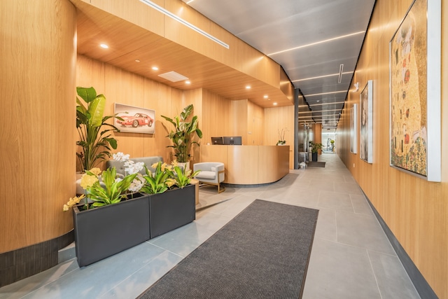 30-05 Vernon Blvd Unit 2-B, New York City, NY 11102 - reception featuring recessed lighting