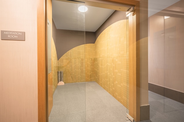 30-05 Vernon Blvd Unit 2-B, New York City, NY 11102 - view of hallway