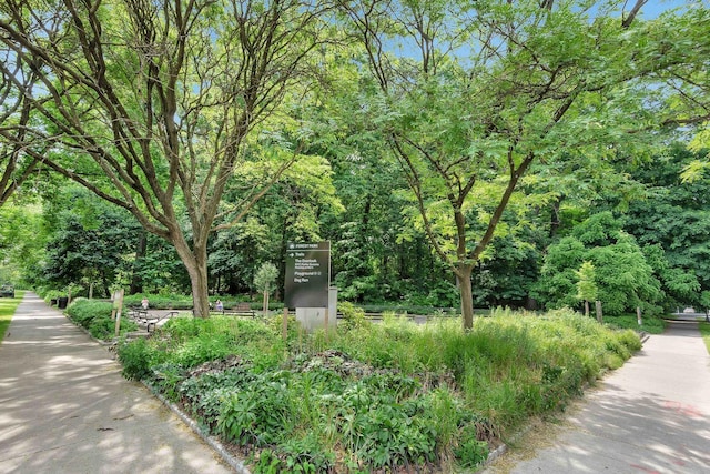 116-17 Grosvenor Ln Unit 2-C, New York City, NY 11418 - view of property's community