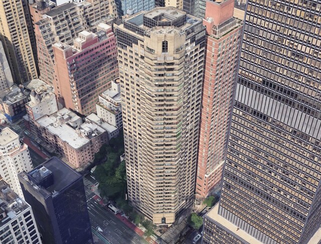 240 E 47th St Unit 33C, New York City, NY 10017 - view of city