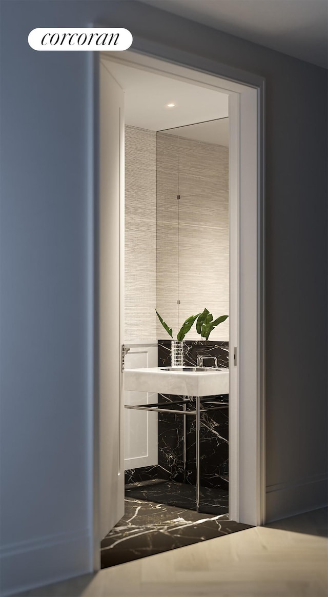 40 E End Ave Unit Ph17, New York City, NY 10028 - view of bar