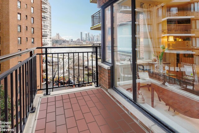 Listing photo 3 for 60 Sutton Pl S Unit 7Fs, New York City NY 10022