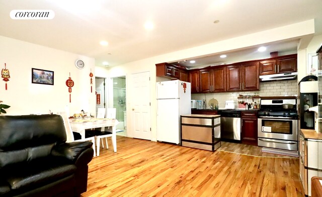 Listing photo 3 for 8895 26th Ave Unit 1A, New York City NY 11214