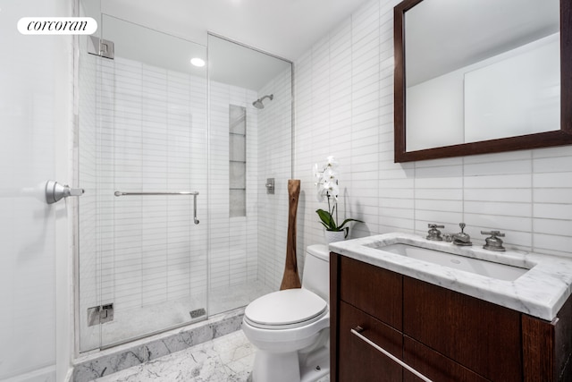 bathroom with tile walls, decorative backsplash, a shower with door, and toilet