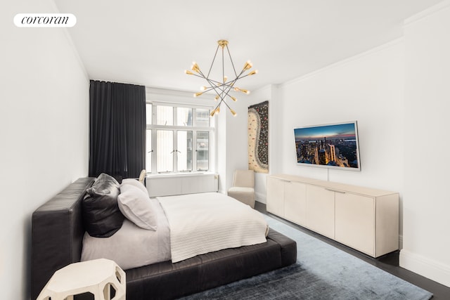 49 E 80th St, New York City, NY 10075 - bedroom with ornamental molding, visible vents, baseboards, and an inviting chandelier