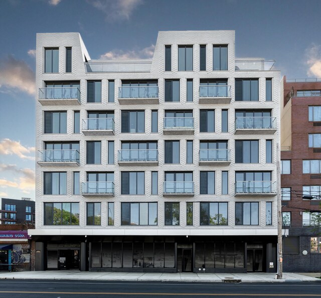 30-05 Vernon Blvd Unit 5-E, New York City, NY 11102 - view of apartment building / complex
