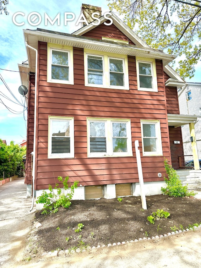 view of front of property