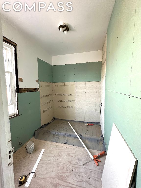 bathroom featuring plenty of natural light