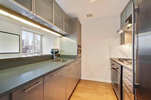 Listing photo 3 for 200 Chambers St Unit 17E, New York City NY 10007