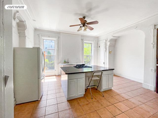 Listing photo 3 for 146 Halsey St, New York City NY 11216