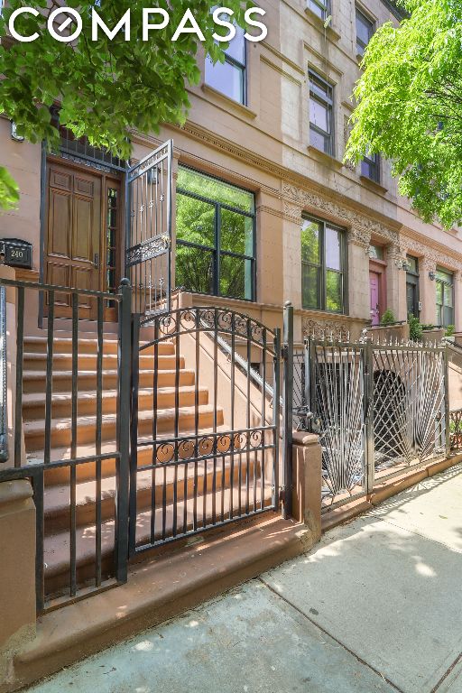 240 W 121st St, New York City NY, 10027, 5 bedrooms, 3.5 baths townhouse for sale