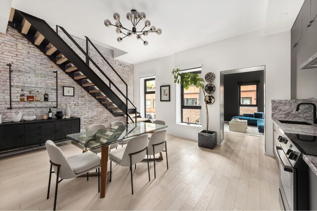 Listing photo 3 for 317 W 51st St, New York City NY 10019