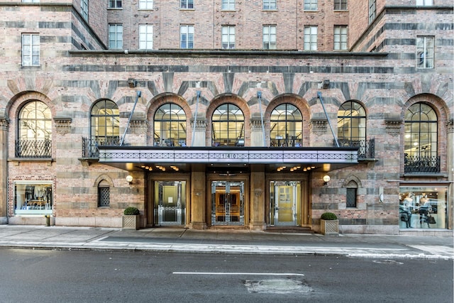 140 E 63rd St Unit 10F, New York City, NY 10065 - view of building exterior