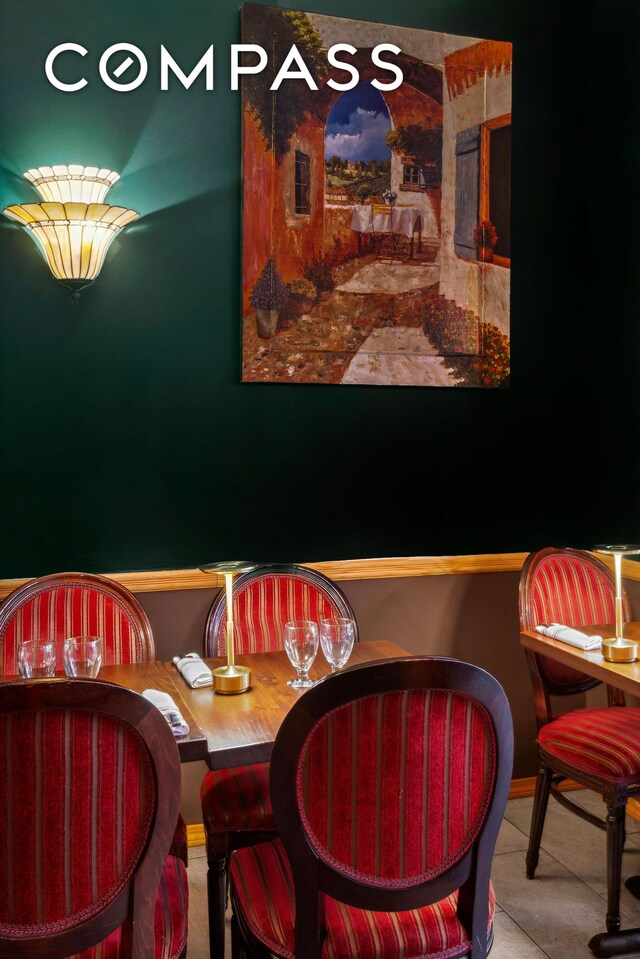 397 5th Ave, New York City, NY 11215 - view of dining space