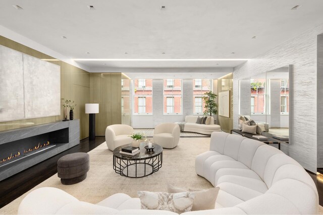 Listing photo 3 for 87 Mercer St Phb, Phb, New York City NY 10012