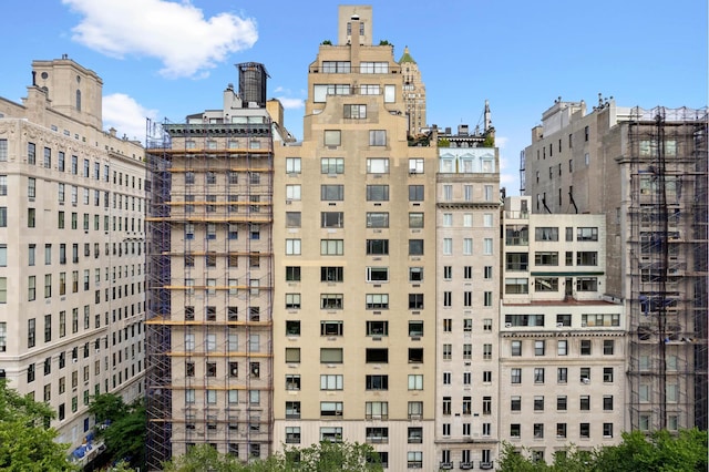 955 5th Ave Unit 2B, New York City, NY 10075 - view of building exterior featuring a city view