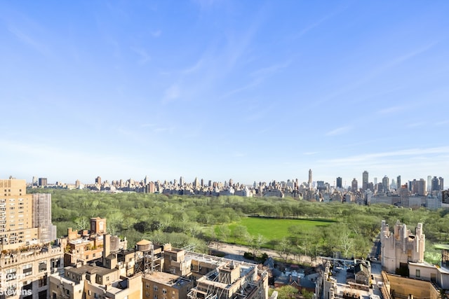 bird's eye view with a view of city