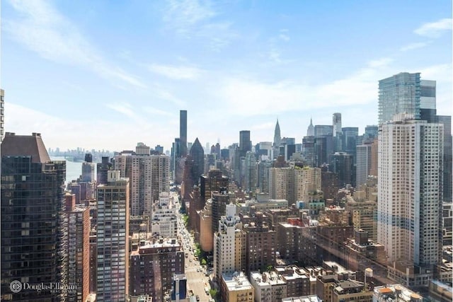 Listing photo 3 for 401 E 60th St Unit 38Ab, New York City NY 10065