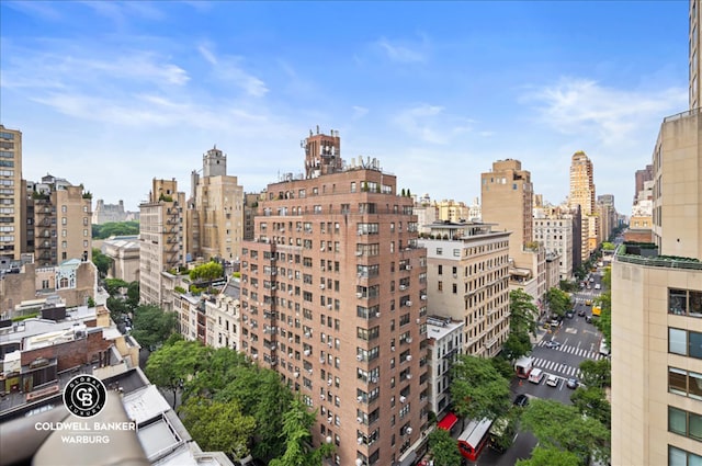 Listing photo 2 for 40 E 80th St Unit 16A, New York City NY 10075