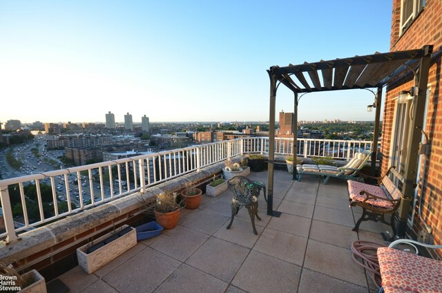 balcony featuring a grill