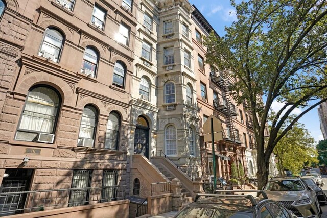 109 W 77th St, New York City NY, 10024, 11 bedrooms, 5 baths townhouse for sale