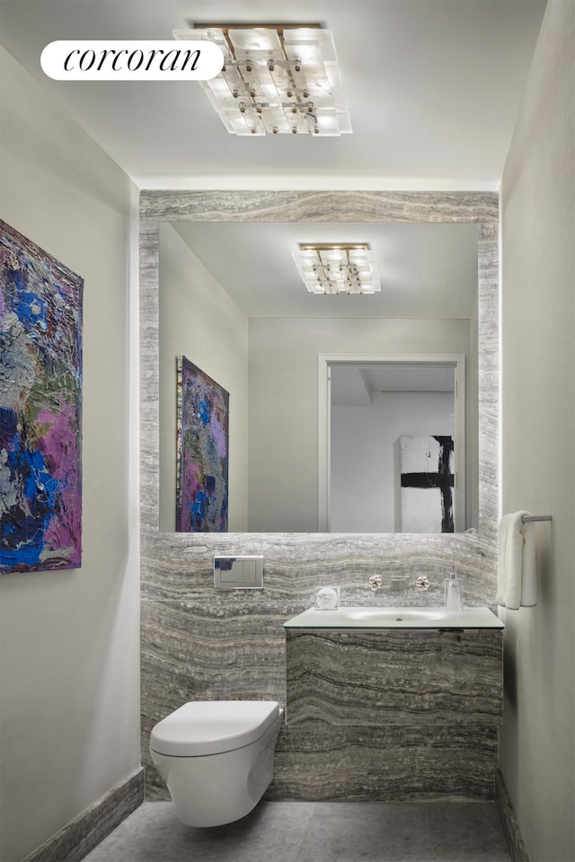 35 Hudson Yards Unit 7302, New York City, NY 10001 - bathroom with toilet and baseboards