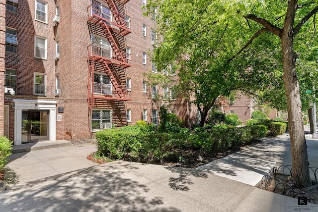 Listing photo 3 for 39-60 52nd St Unit 4-G, New York City NY 11377