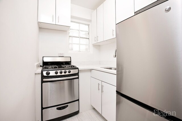 Listing photo 2 for 308 W 103rd St Unit 8-A, New York City NY 10025