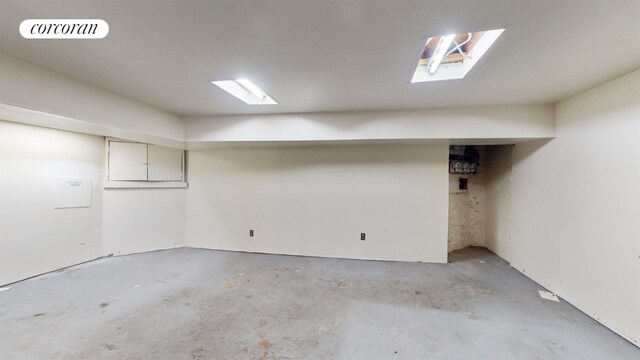 living room featuring ceiling fan, wood-type flooring, crown molding, and cooling unit