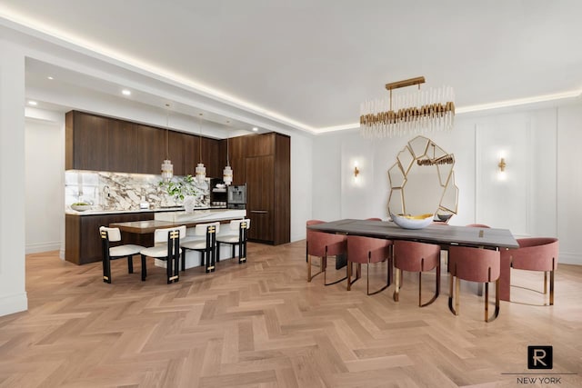 bar area with decorative backsplash, recessed lighting, and hanging light fixtures