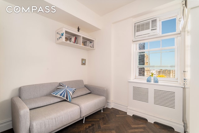 sitting room with baseboards