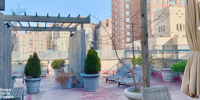 Listing photo 3 for 170 E 77th St Unit 7G, New York City NY 10075