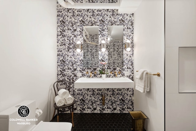 bathroom featuring toilet