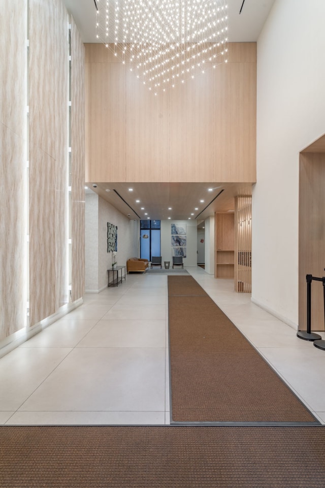 249 E 50th St Unit 7A, New York City, NY 10022 - building lobby with a high ceiling