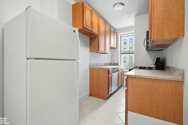 empty room with hardwood / wood-style floors, radiator, cooling unit, and a healthy amount of sunlight