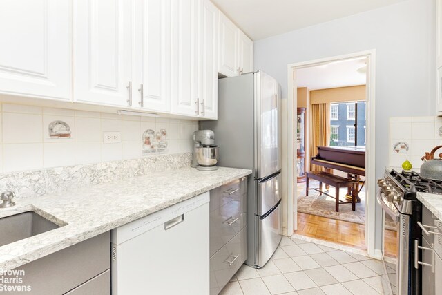 Listing photo 3 for 530 E 72nd St Unit 2C, New York City NY 10021